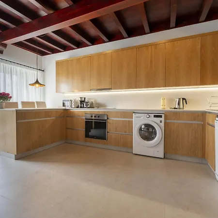 Reverence Caldelas Holiday home